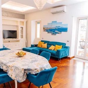 https://holiday-home-mar-pacifico-vomero.hotels-amalfi.com